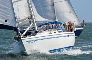 Fun-N-Sun Yacht Charters | Essex, Connecticut | Sailing