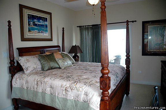 Master bedroom | Cayman Breeze Luxury Beachfront Condo at Rum Point | Image #10/20 | 