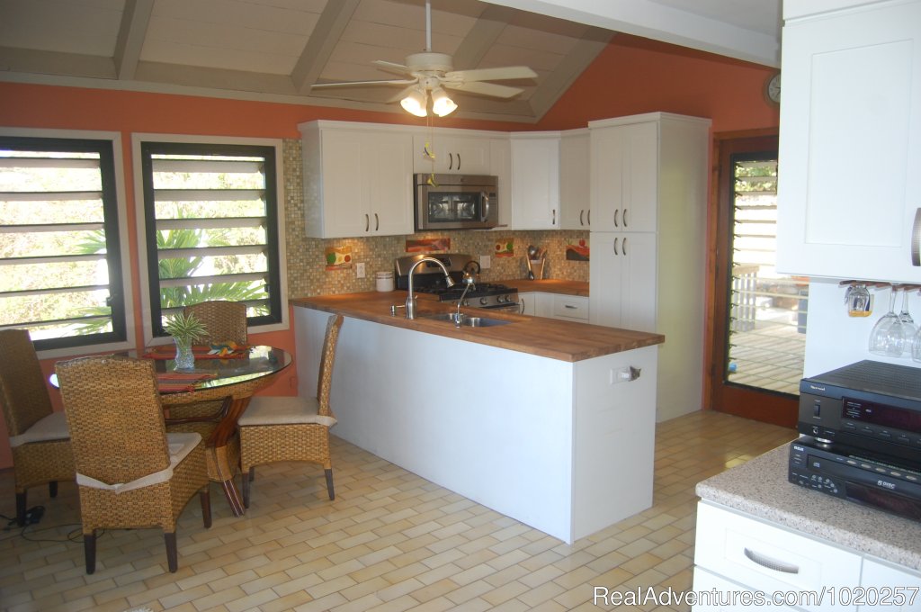 Kitchen and Dining Area | Sundancer Villa - Privacy w Pool & Hot Tub | Image #6/19 | 
