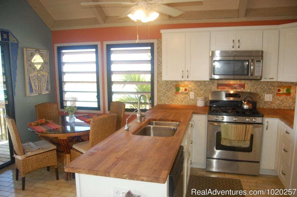 Kitchen and Indoor Dining | Sundancer Villa - Privacy w Pool & Hot Tub | Image #8/19 | 