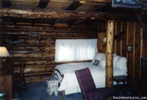 Bedroom | Adorable log cabin | Image #5/10 | 