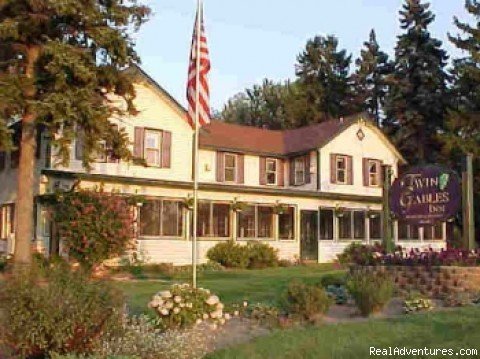 Twin Gables Inn | Twin Gables Inn Bed and Breakfast | Saugatuck, Michigan  | Bed & Breakfasts | Image #1/8 | 
