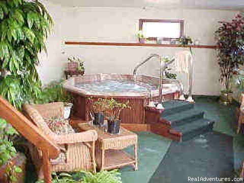 Hot Tub | Twin Gables Inn Bed and Breakfast | Image #6/8 | 