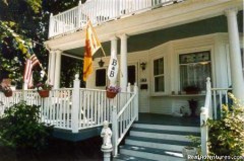 Entrance to Chestnut Inn | Chestnut Inn | Newport, Rhode Island  | Bed & Breakfasts | Image #1/9 | 