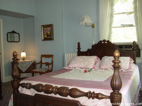 River Rose Inn Bed & Breakfast on the Ohio River: The Eagles Nest