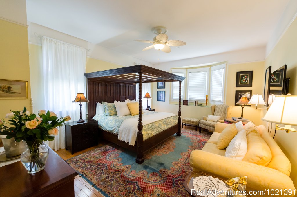 Room 5 - Mizell Suite | Hoyt House Bed and Breakfast | Image #6/16 | 
