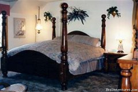 The Henry Tudor Suite | The Tudor Rose Bed & Breakfast | Image #4/8 | 