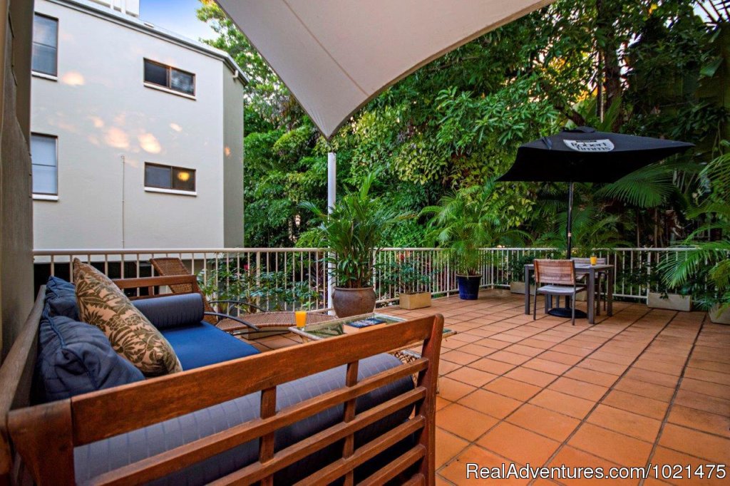 Day Bed Area | Port Douglas Apartments, Australia | Image #9/12 | 