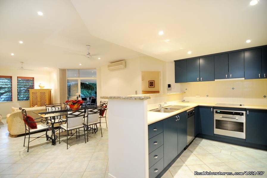 kitchen dining lounge | Oasis at Palm Cove | Image #2/15 | 