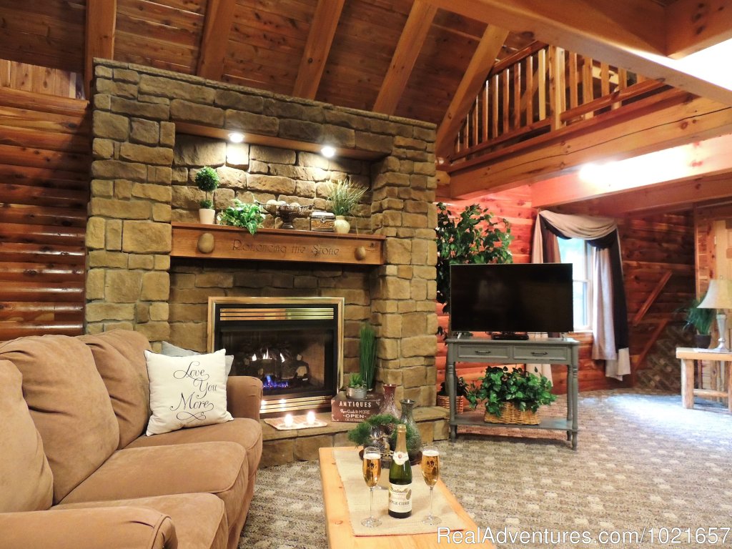 Romantic Secluded Cabins--Donna's Premier Lodging | Image #2/19 | 