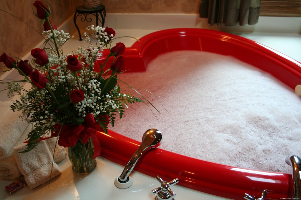 Jacuzzi | Romantic Secluded Cabins--Donna's Premier Lodging | Image #5/19 | 