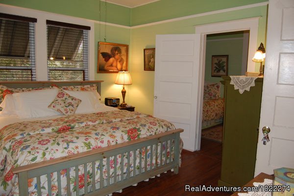 The Green Room | Historic Inn & Romantic B & B - Grady House | Image #5/14 | 