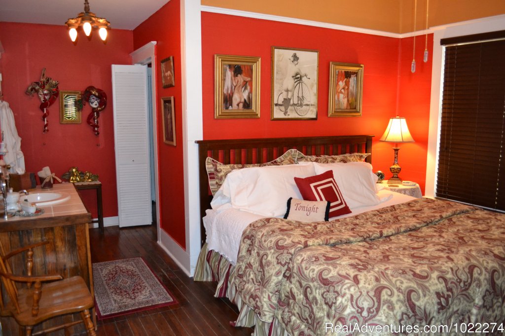 The Red Room | Historic Inn & Romantic B & B - Grady House | Image #6/14 | 
