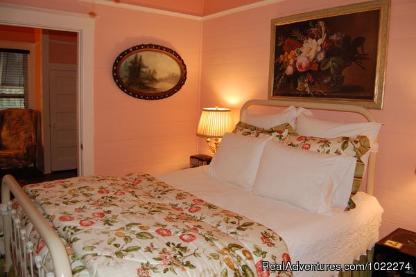 The Peach Room | Historic Inn & Romantic B & B - Grady House | Image #7/14 | 