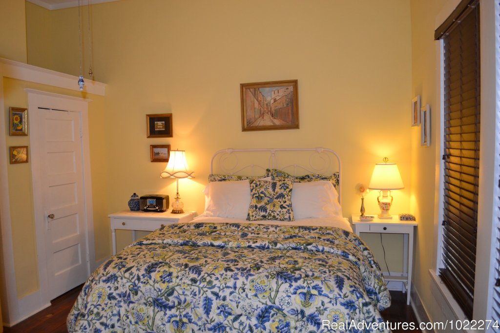 The Yellow Room | Historic Inn & Romantic B & B - Grady House | Image #8/14 | 