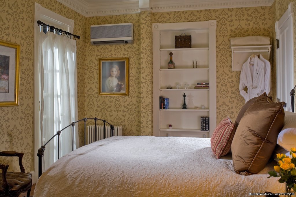 Classic Queen Bedrooms | The Jackson House Inn | Image #4/10 | 