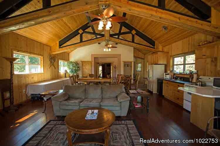 Homestead Lodge Upstairs Treetop Suite | DiamondStone Guest Lodges,  gems of Central Oregon | Image #13/16 | 