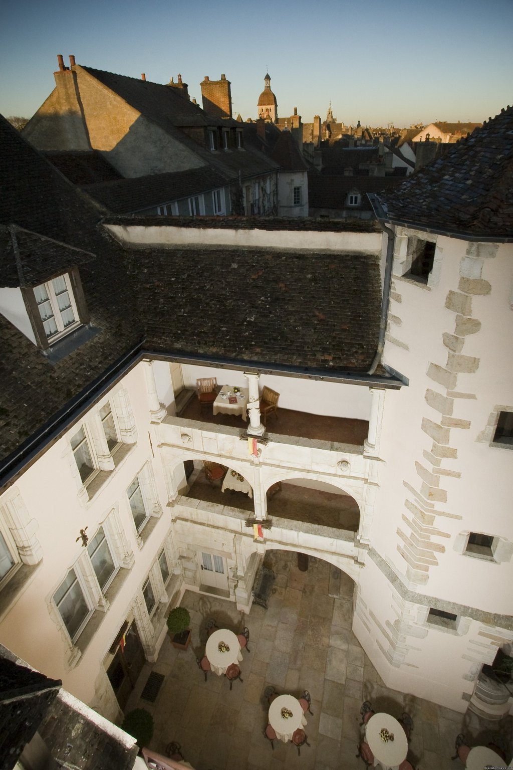 Courtyard XVI century | Hotel Le Cep**** | Image #10/15 | 