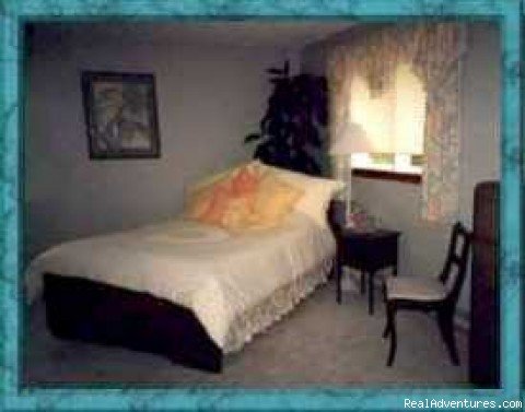 Poppy Room | A Quiet Corner Bed & Breakfast | Golden, British Columbia  | Bed & Breakfasts | Image #1/1 | 