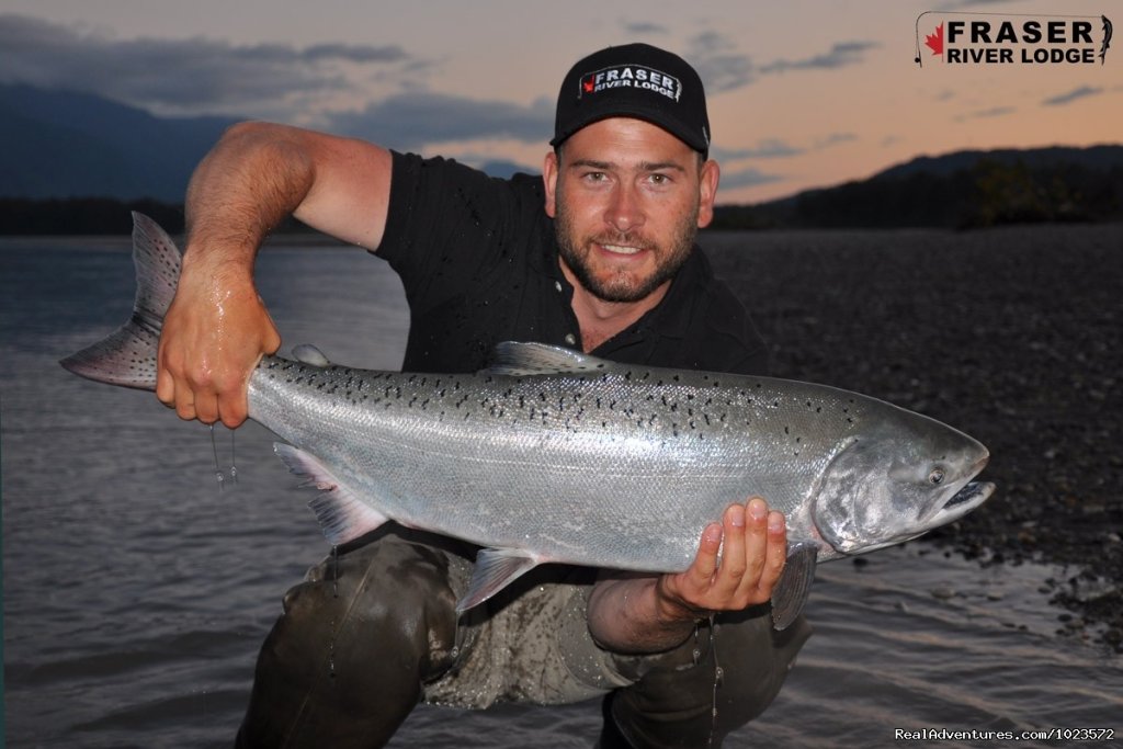 Salmon fishing | Exclusive Riverfront Lodge | Image #17/26 | 