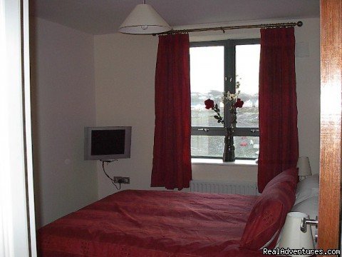 Bedroom | Falcon Apartment Jacobs Island Cork City | Image #5/5 | 
