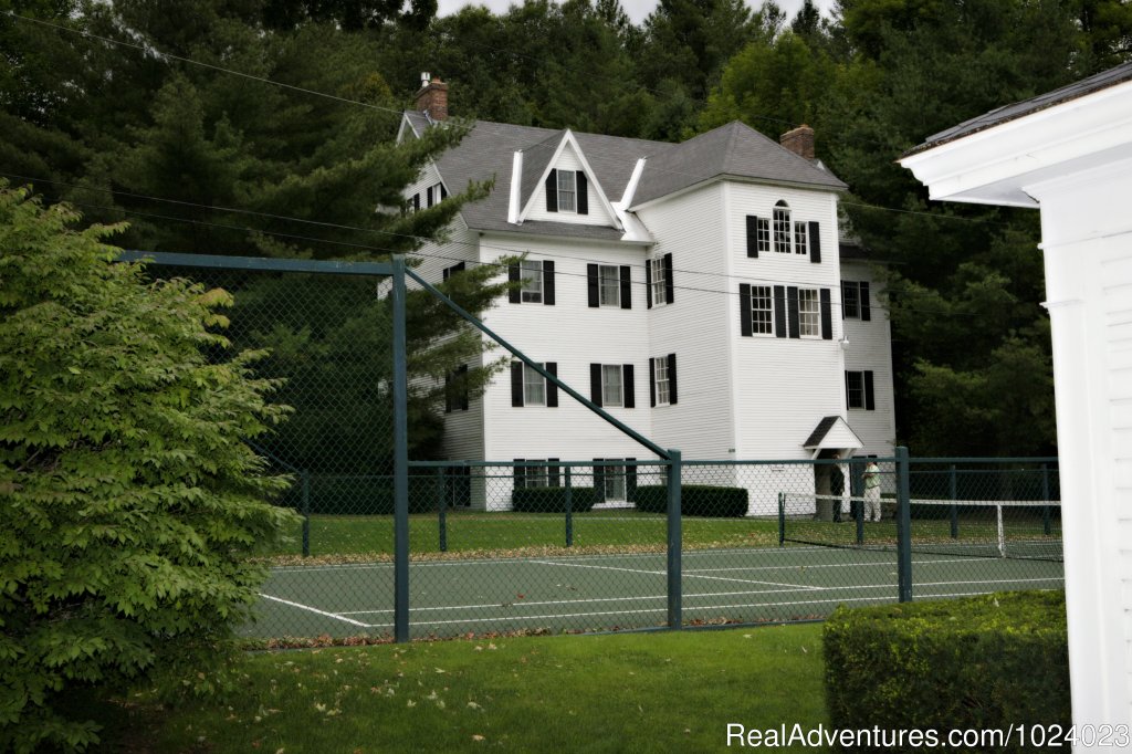 Tennis Courts | Echo Lake Inn | Image #3/17 | 