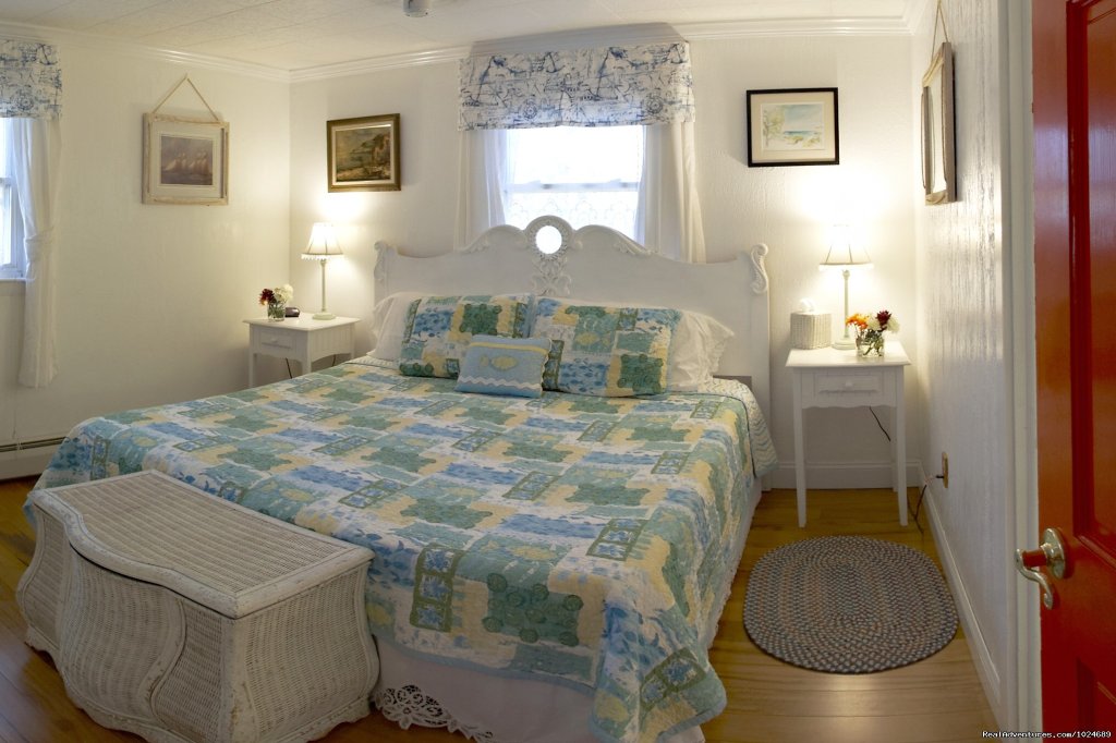 Periwinkle Room | A Beach House Oceanfront Bed & Breakfast | Image #8/13 | 