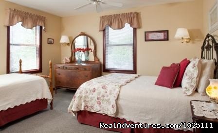 Orient Point - Room 4 | Romantic Waterfront B&B near Mystic and Casinos | Image #12/26 | 