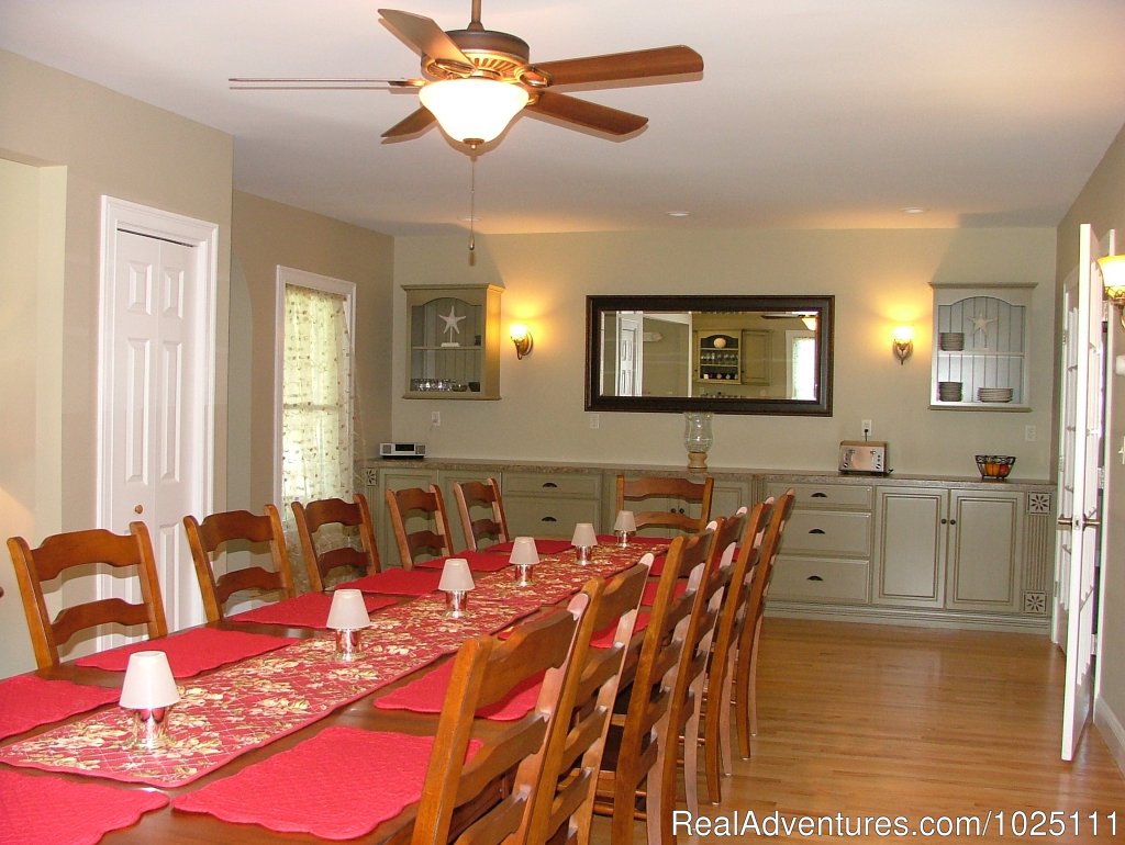 Breakfast Room at the Captain Clark House | Romantic Waterfront B&B near Mystic and Casinos | Image #18/26 | 