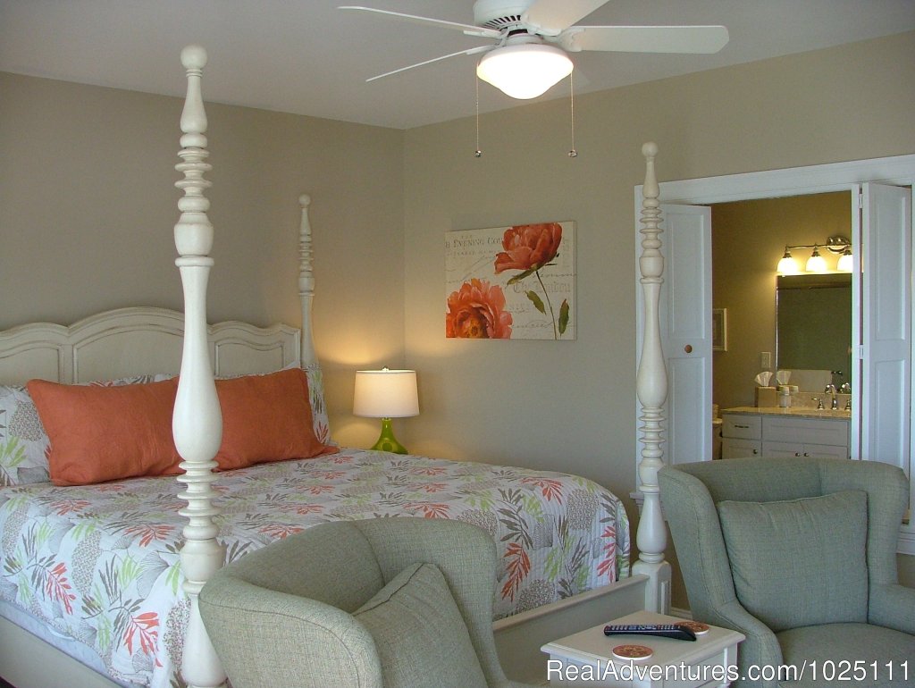 Relax in comfort at the Captain Clark House | Romantic Waterfront B&B near Mystic and Casinos | Image #17/26 | 