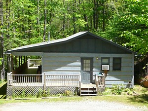 Cherokee NC Log Cabin Rental w/ Hot Tub Crystal Creek Cabin