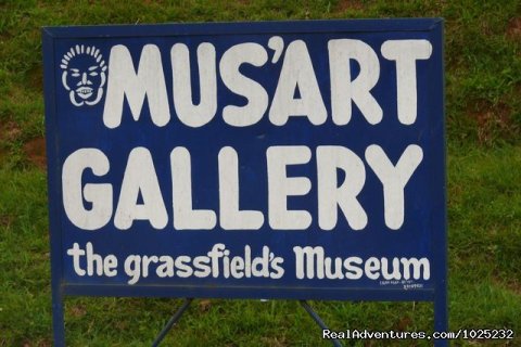 Mus'Art Gallery, Signpost