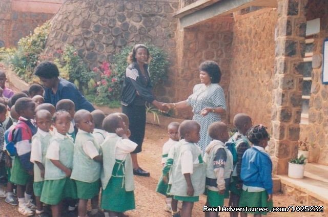 Mus'Art Gallery, Founder Welcoming Nursery School Kids | Mus'Art Gallery: Grass-fields Arts Museum Cameroon | Image #23/24 | 