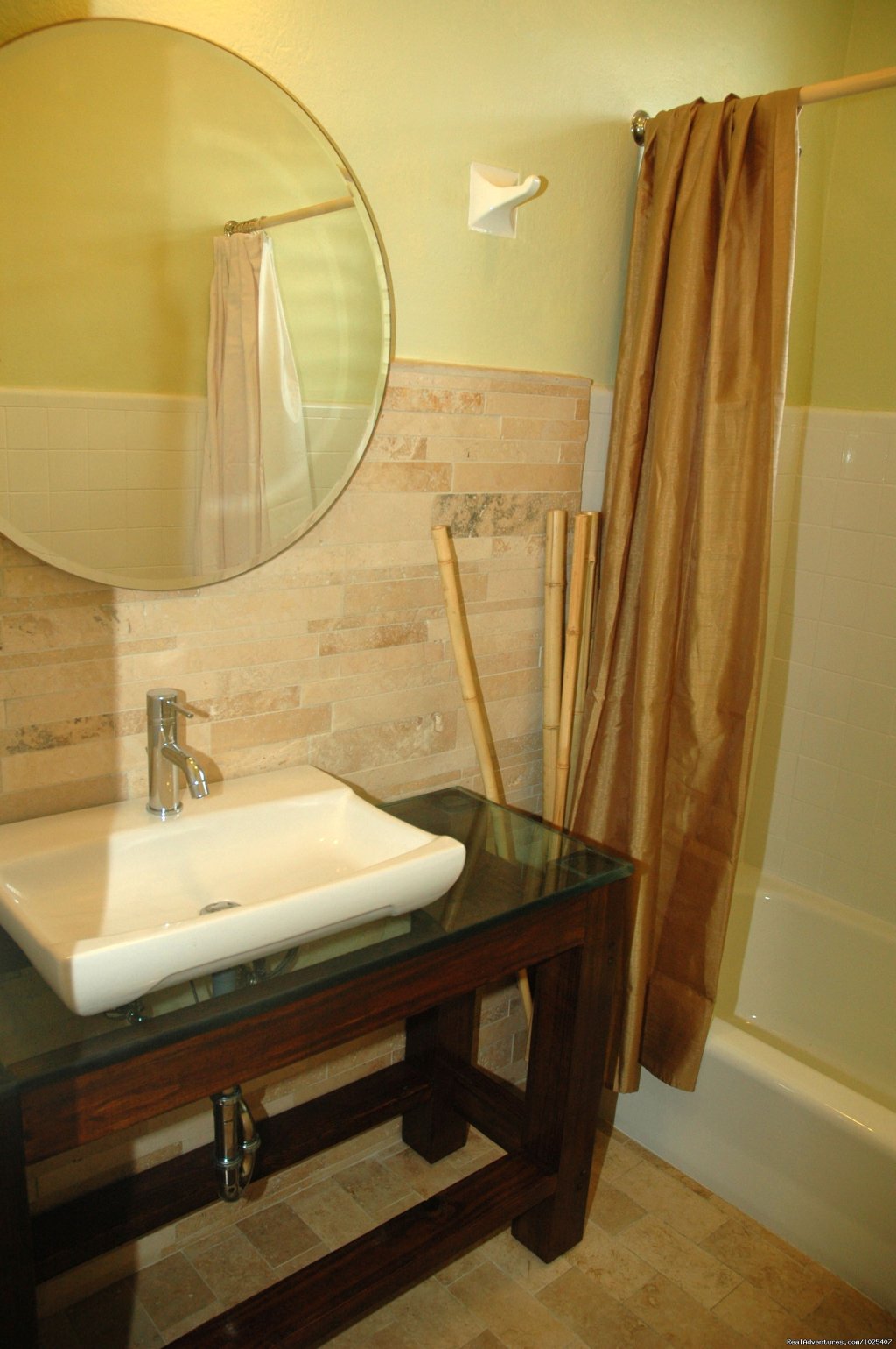 New Travertine Bath, 2/1 'Green' Suite | El Prado Villas, Ocean Park, San Juan's best beach | Image #11/19 | 