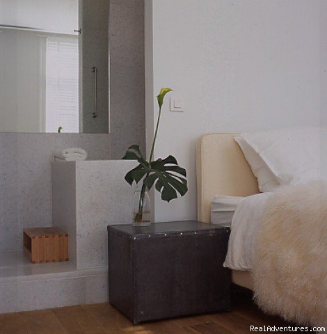 The White Room | Bed & Breakfast  Antwerp - SLAPEN ENZO | Image #5/9 | 