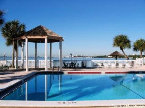Bemuda Bay  $2200/month Thru Dec | Saint Petersburg, Florida  | Vacation Rentals | Image #1/10 | 