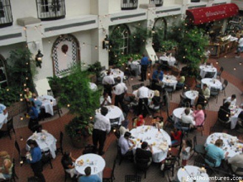 Volares Italian Restaurant | Gaylord Opryland offers guests a unique vacation | Image #4/7 | 
