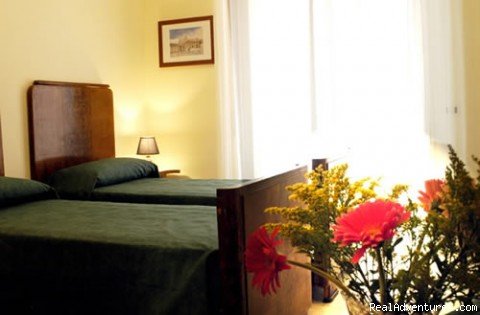 Triple and Double room Augusto | Giornate Romane Bed and Breakfast | Image #4/5 | 