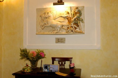 Room of entry | Giornate Romane Bed and Breakfast | Image #5/5 | 