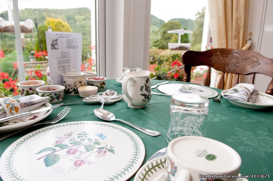Breakfast Room | Charming Victorian Guest House in the Snowdonia | Image #8/10 | 