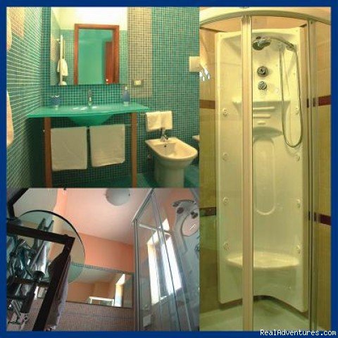 en suite bathroom | Inn Centro Bed and Breakfast - Lecce - Italy | Image #4/7 | 