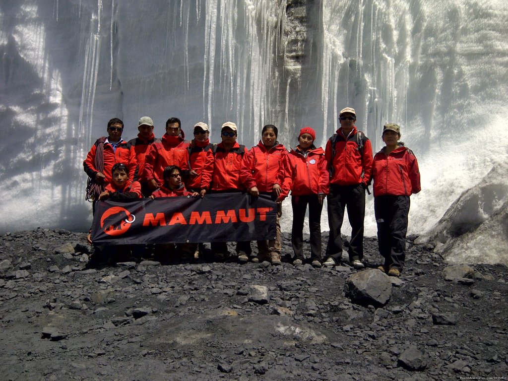 Peru Mountain Explorers team | Peruvian Adventure Expeditions Mountaineering 2016 | Image #4/10 | 