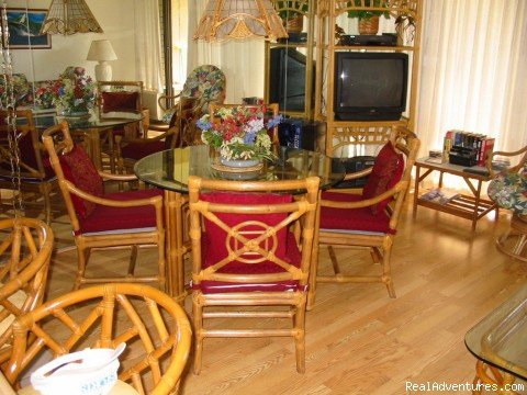 Dining Room | Maui, Hawaii deluxe condo for rent | Image #2/3 | 