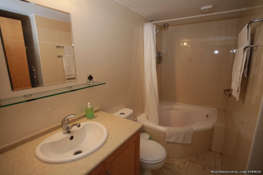 Corner tub and shower | Stylish Vacation Apartments in Jerusalem | Image #10/14 | 