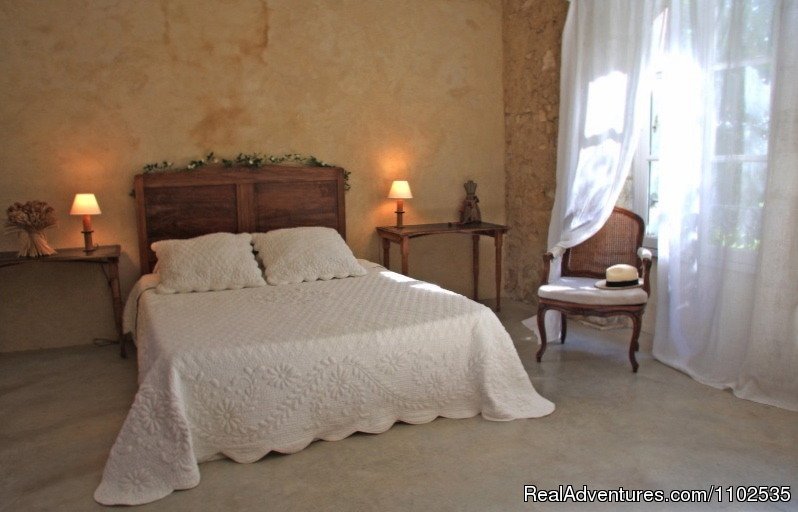Bedroom Les Ocres | Charming Holidays Rental & Guest House | Image #7/22 | 