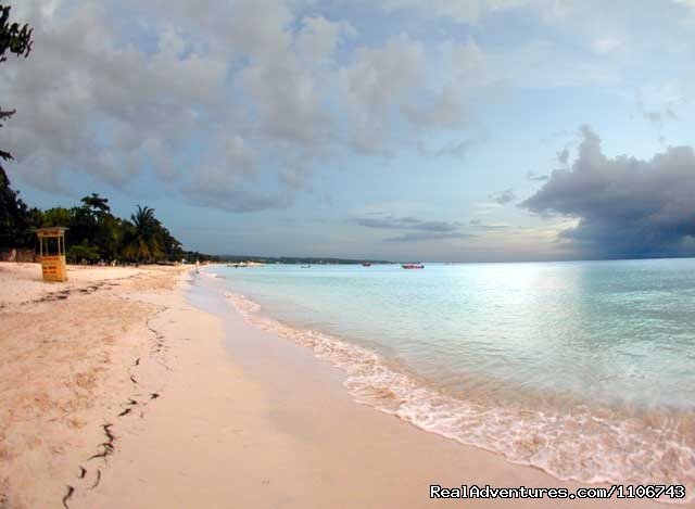 Endless Beach To Explore | Nirvana On The Beach, Negril Jamaica | Image #17/22 | 