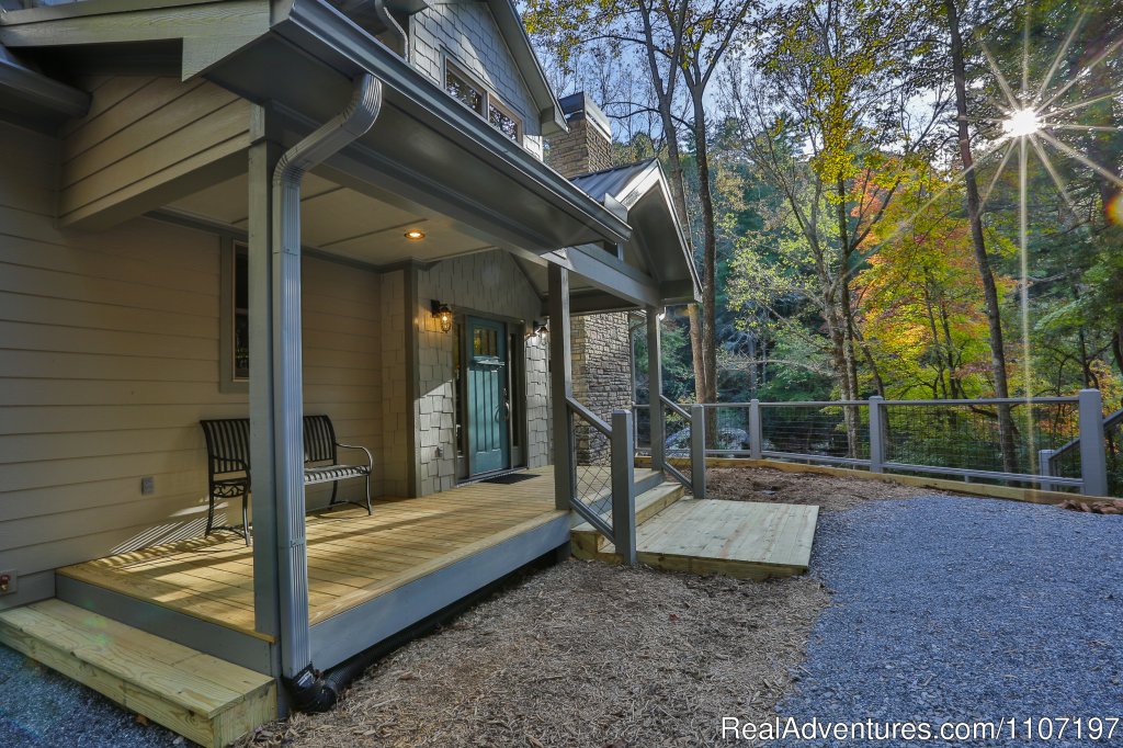 River Rock Retreat - 2BR/2.5BA sleeps 4. Not pet-friendly | Amazing accommodations in the North Ga Mountains | Image #5/26 | 