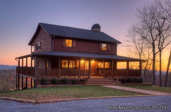Majestic Hideaway 3bed 3 bath Pet Friendly | Amazing accommodations in the North Ga Mountains | Image #12/26 | 