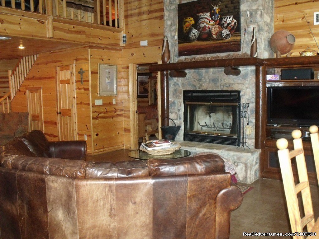 Chulosa Lodge 4 Bedroom, 3 1/2 Bath | Resort Cabin Rentals near Beavers Bend State Park | Image #11/16 | 