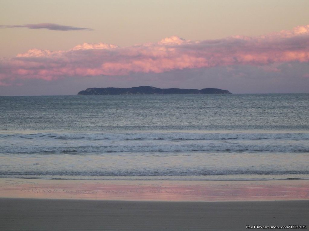 Gales Island | Romantic Weekend Getaways at a Beachfront B&B | Image #12/15 | 